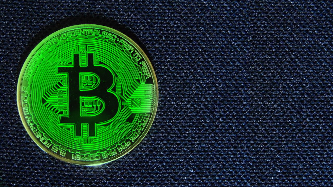 Bitcoin green logo cryptocurrency forexdrainbroker reviews